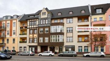 IMMOBERLIN.DE - Charmante Altbauwohnung mit Südloggia & -balkon in Havelnähe