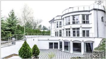 Einzigartige Kapitalanlage in Dahlem/Schmargendorf: elegante PrivatVilla ODER 3-Familienhaus. Es liegt in Ihrer Hand!