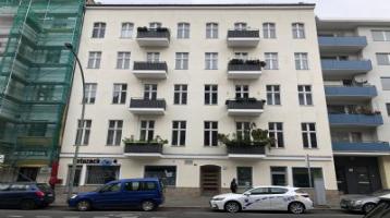 Charming 2,5 Room Zimmer in Alt-Bau- Charlottenburg- Empty and Ready to move in
