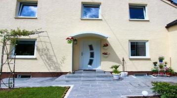** Einziehen und genießen ** Liebevoll, renoviertes Einfamilienhaus in Kösching *