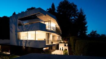 Highend-Villa im Bauhaus-Stil mit See- und Alpenblick