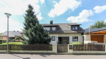Freies Zweifamilienhaus auf ca. 301 m² Wohnfläche und guter Autoanbindung in Berg/Unterölsbach