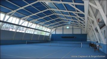 Top gepflegte Tennishalle mit Lokal und 85 m² Wohnung ca. 20 Automin. von Deggendorf *****