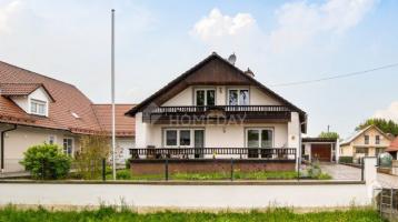 Attraktives Einfamilienhaus mit Balkon, Terrasse, Garten und Garage in Karlshuld