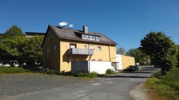 2-Familienhaus mit großzügigem Laden im Herzen von Bad Alexandersbad!