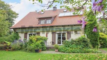 Sicher profitieren: Bewohntes Einfamilienhaus mit großem Garten in Toplage von Türkheim